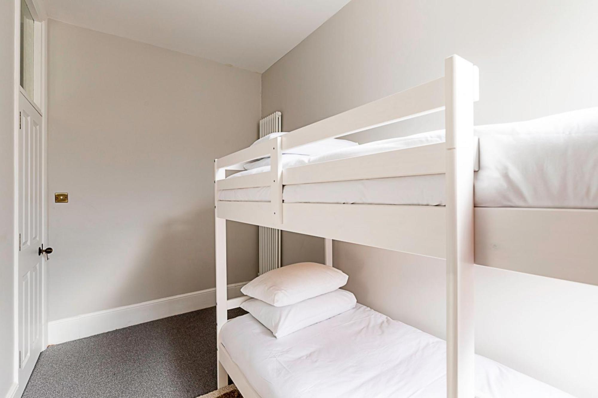Appartamento Lovely Bishops Park Flat Londra
